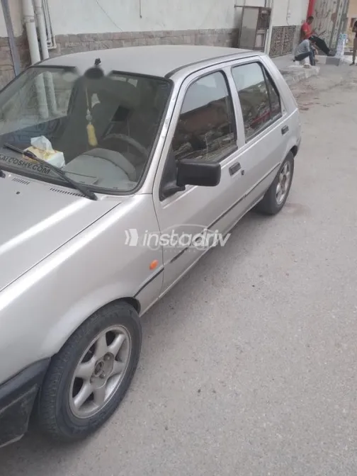 فورد فيستا 1996 فضي مستعملة للبيع - 2