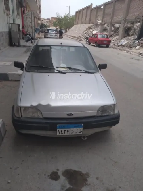 فورد فيستا 1996 فضي مستعملة للبيع - 3