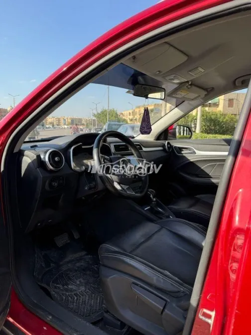 MG ZS 2022 Red Used for Sale - 4