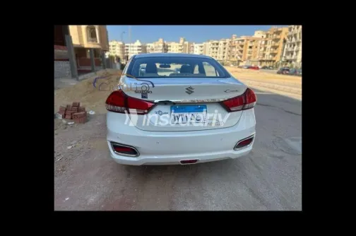 سوزوكى سياز 2023 أبيض مستعملة للبيع - 3