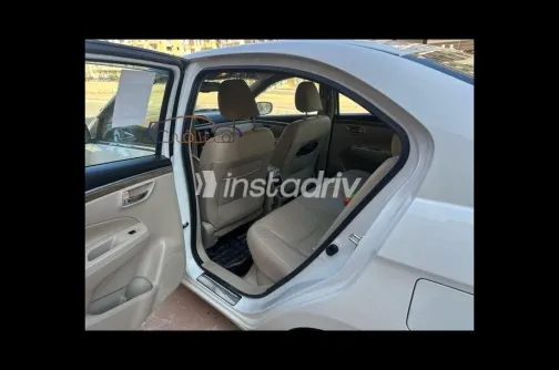 سوزوكى سياز 2023 أبيض مستعملة للبيع - 4
