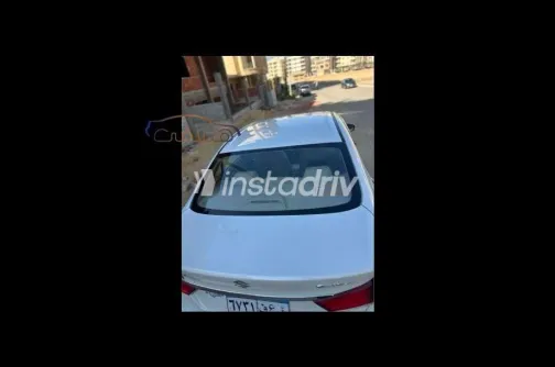 سوزوكى سياز 2023 أبيض مستعملة للبيع - 8