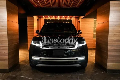 لاند روفر رنج روفر فوج 2024 أسود مستعملة للبيع - 1