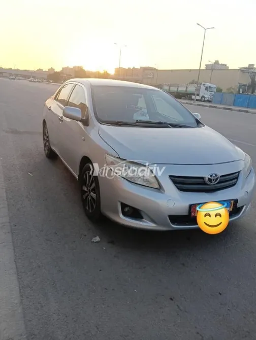 تويوتا كورولا 2008 فضي مستعملة للبيع - 3