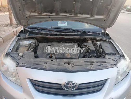 تويوتا كورولا 2008 فضي مستعملة للبيع - 4