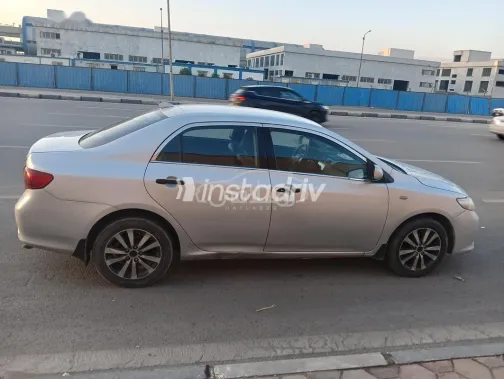 تويوتا كورولا 2008 فضي مستعملة للبيع - 5