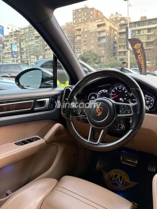 بورش كايين اس 2019 أسود مستعملة للبيع - 9