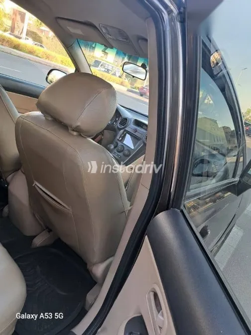 Kia Carens 2013 Brown Used for Sale - 1