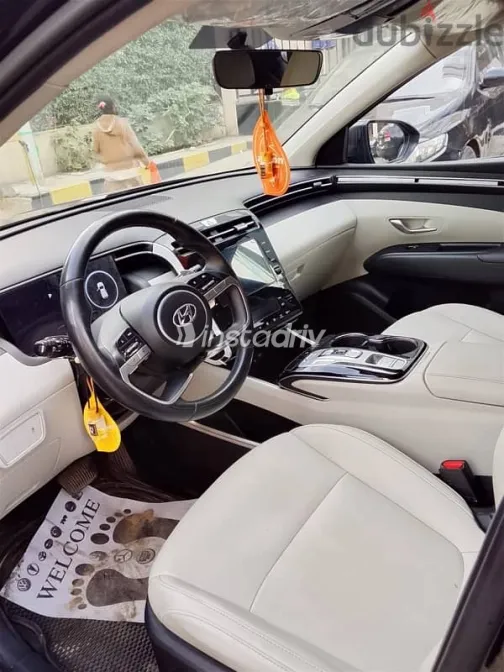 هيونداي توسان 2022 أسود مستعملة للبيع - 2