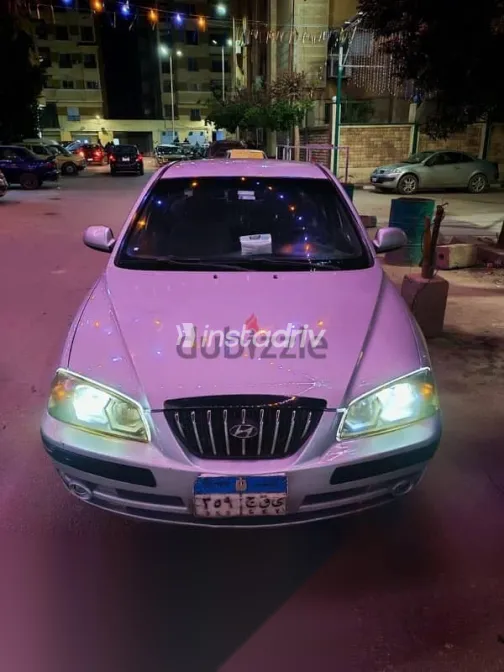 هيونداي إلنترا 2005 فضي مستعملة للبيع - 8