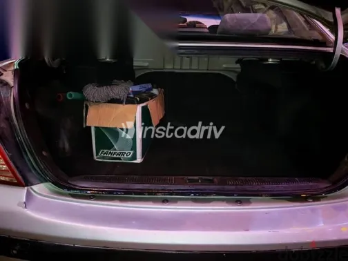 هيونداي إلنترا 2005 فضي مستعملة للبيع - 9