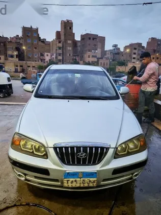هيونداي إلنترا 2005 فضي مستعملة للبيع