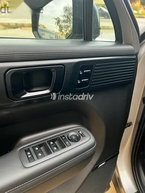 Hyundai Santa Fe 2025 Silver Used for Sale - 9