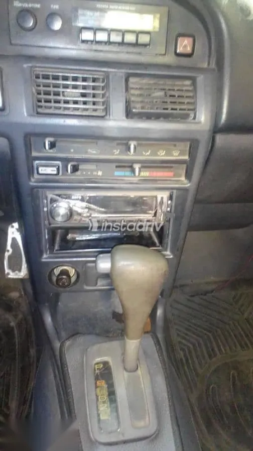 تويوتا كورولا 1991 أبيض مستعملة للبيع - 1