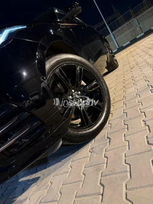 لاند روفر فيلار 2022 فضي مستعملة للبيع - 6