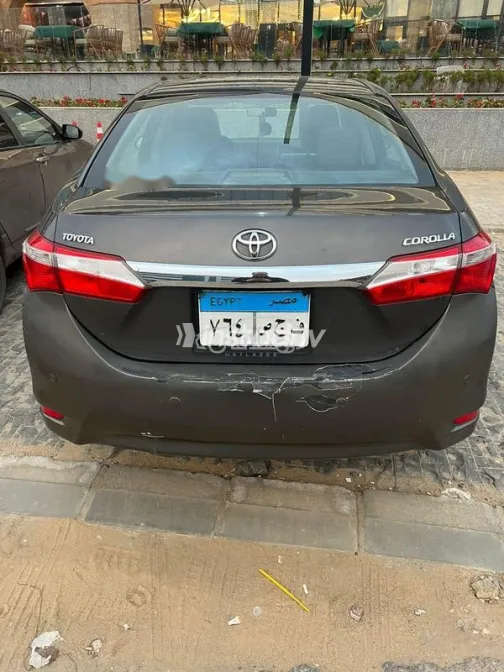 تويوتا كورولا 2015 بترولي مستعملة للبيع - 4