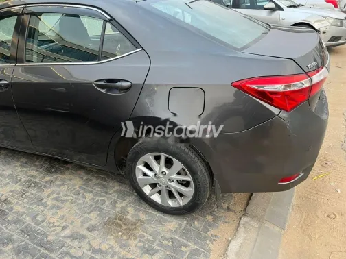 تويوتا كورولا 2015 بترولي مستعملة للبيع - 5