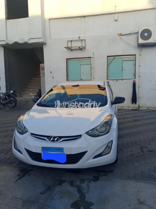 هيونداي إلنترا ام دى 2015 أبيض مستعملة للبيع - 3