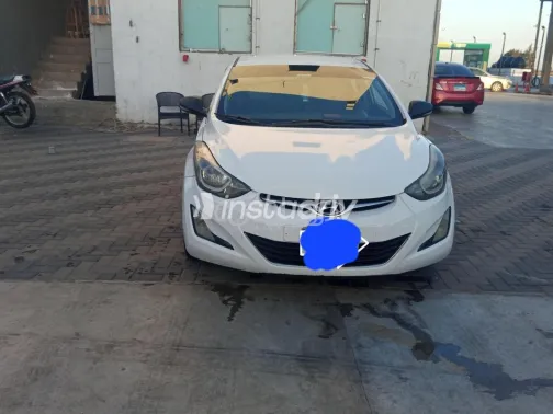 هيونداي إلنترا ام دى 2015 أبيض مستعملة للبيع - 4