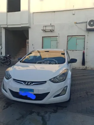 هيونداي إلنترا ام دى 2015 أبيض مستعملة للبيع