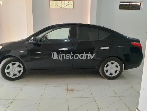 نيسان صنى 2014 أسود مستعملة للبيع - 3