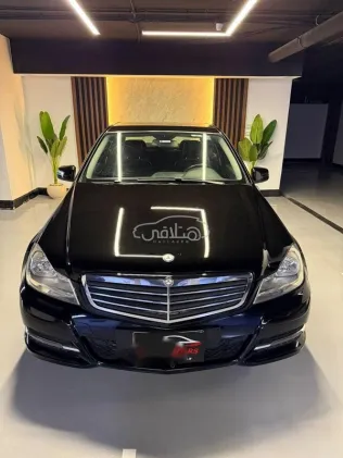 مرسيدس C 180 2014 أسود مستعملة للبيع