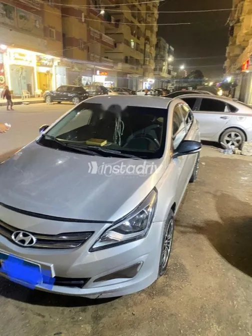 هيونداي سولاريس 2016 أبيض مستعملة للبيع - 1
