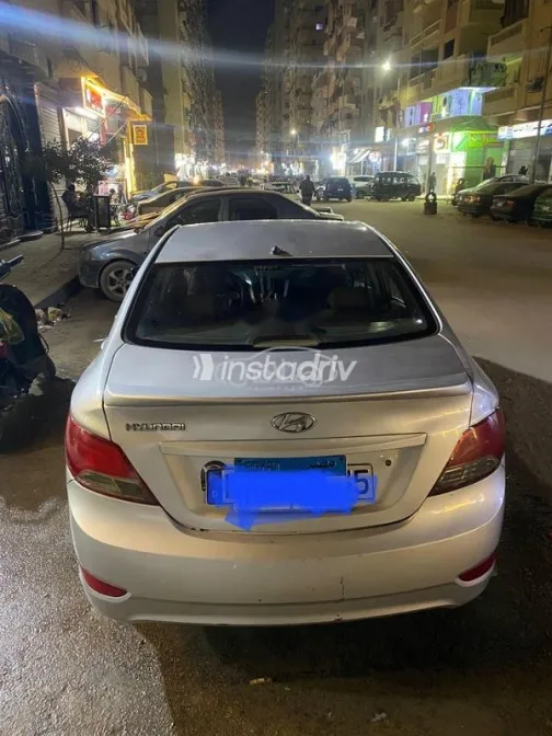 هيونداي سولاريس 2016 أبيض مستعملة للبيع - 3