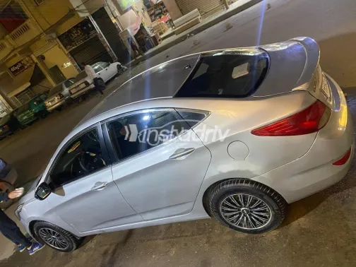 هيونداي سولاريس 2016 أبيض مستعملة للبيع - 5