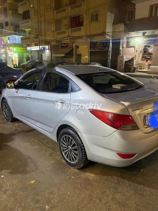 هيونداي سولاريس 2016 أبيض مستعملة للبيع - 6