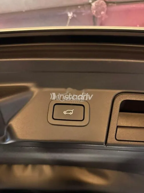 Land Rover Velar 2020 Silver Used for Sale - 6