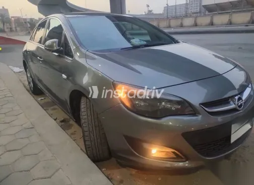 اوبل أسترا 2020 رمادي مستعملة للبيع - 2