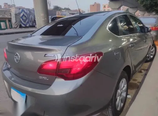 اوبل أسترا 2020 رمادي مستعملة للبيع - 3