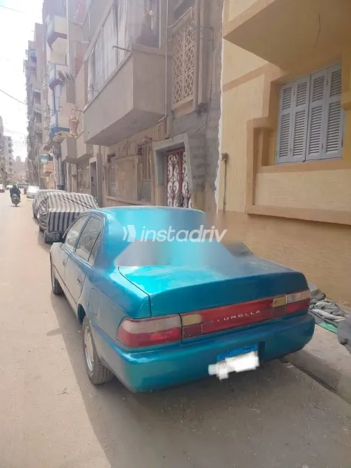 تويوتا كورولا 1997 أزرق غامق مستعملة للبيع - 2