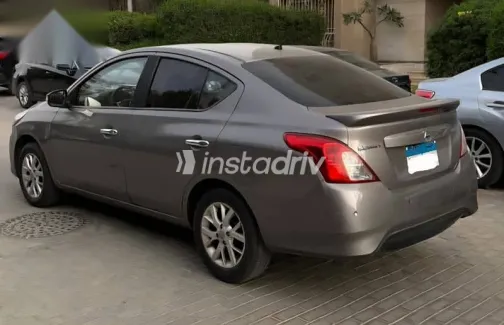 نيسان صنى 2022 ذهبي مستعملة للبيع - 3