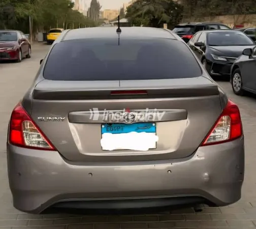 نيسان صنى 2022 ذهبي مستعملة للبيع - 5