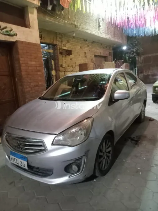 ميتسوبيشي اتراج 2015 أبيض مستعملة للبيع - 6