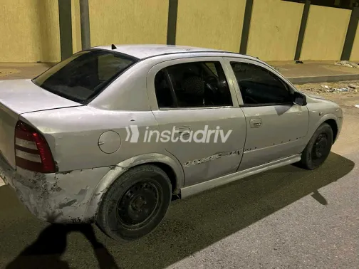 اوبل أسترا 2007 أبيض مستعملة للبيع - 4