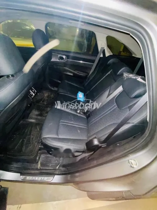 Kia Sorento 2023 White Used for Sale - 5