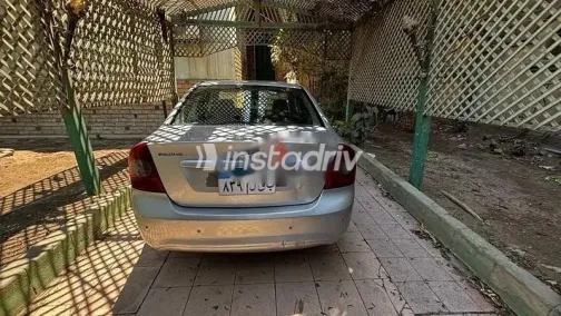 فورد فوكس 2009 فضي مستعملة للبيع - 2