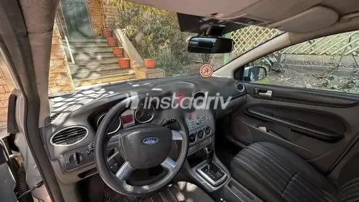 فورد فوكس 2009 فضي مستعملة للبيع - 4