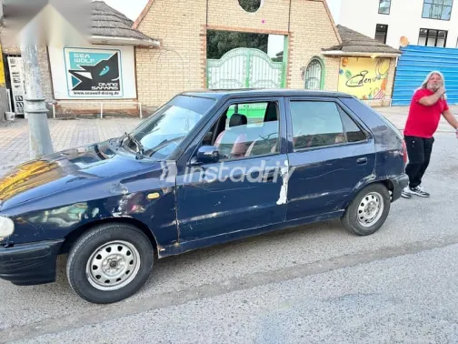 سكودا فيليشيا 1995 أزرق غامق مستعملة للبيع - 3