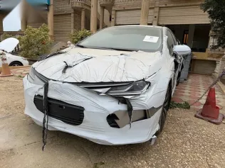 تويوتا كورولا 2023 فضي جديدة للبيع