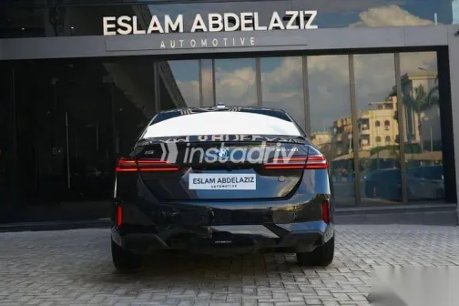 بي ام دبليو I5 2024 أسود جديدة للبيع - 3