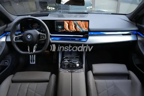 بي ام دبليو I5 2024 أسود جديدة للبيع - 6