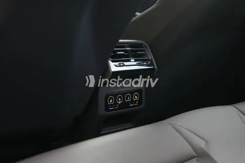 بي ام دبليو I5 2024 أسود جديدة للبيع - 8