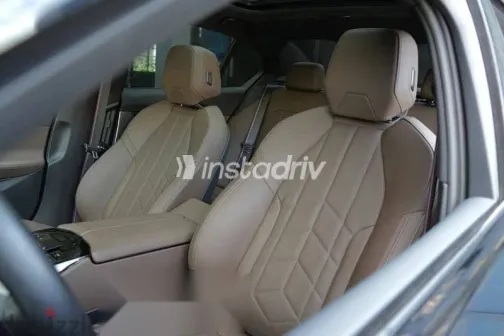 بي ام دبليو I5 2024 أسود جديدة للبيع - 9