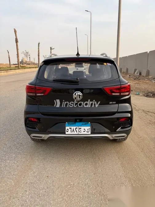 ام جى ZS 2026 أسود مستعملة للبيع - 5