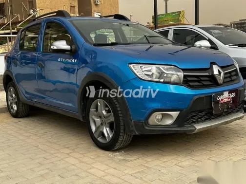 رينو سانديرو 2019 أزرق غامق مستعملة للبيع - 3