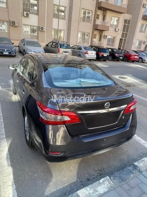 Nissan Sentra 2018 White Used for Sale - 3